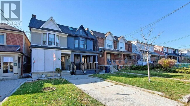 Photo - 64 Harvie Ave