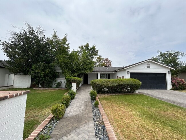 Photo - 4016 E Avalon Dr