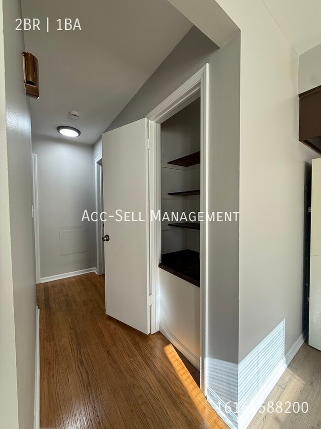 Photo - 5962 Ridgebrook Ave SE Apartamento