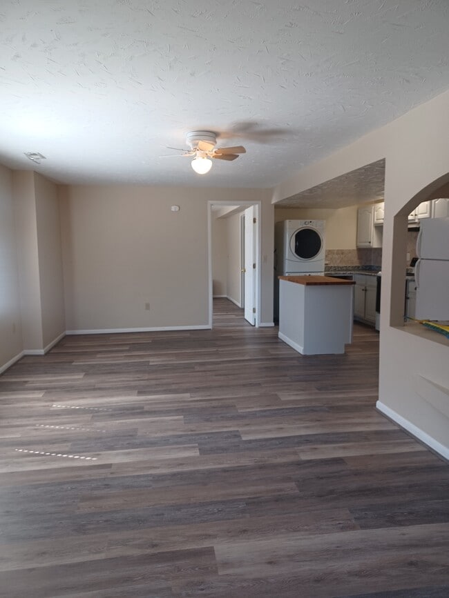 Building Photo - 1438 Chesham Cir Unit 1