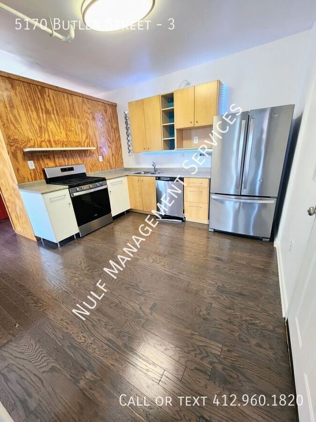 Building Photo - 5170 Butler St Unit 3