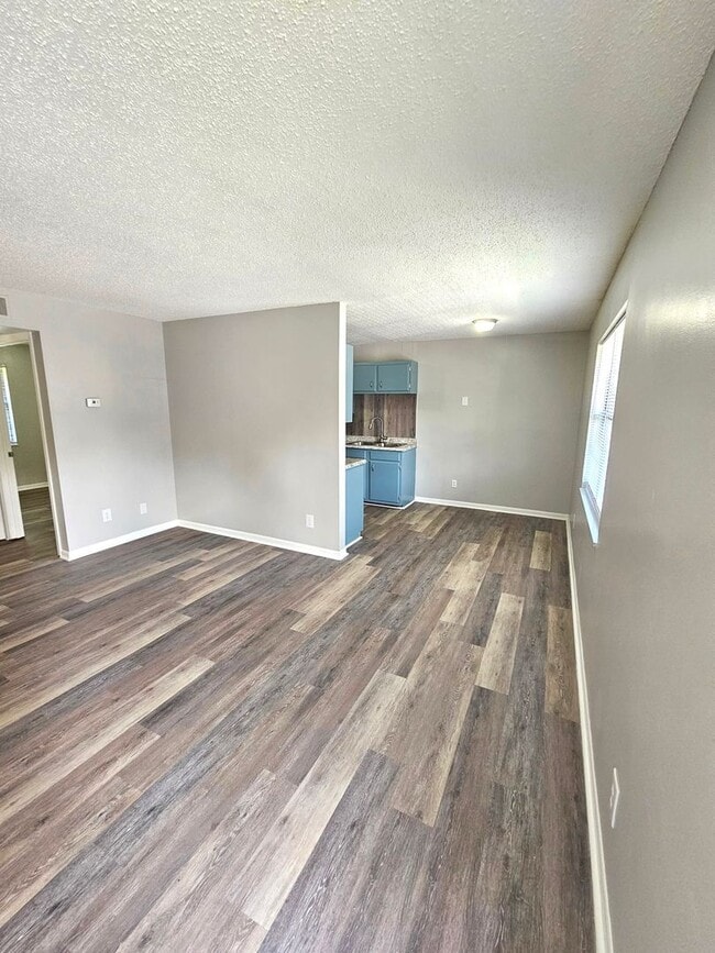 Photo - 4510-4510 Hutton Rd