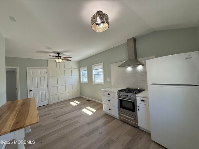 Photo - 1305 L St Unit REAR