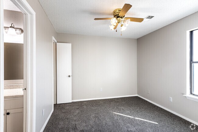 1BR, 1BA - 480SF