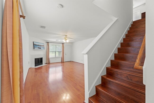 Photo - 8252 Golf Green Cir