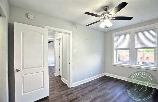 Photo - 1522 W Sherwin Ave