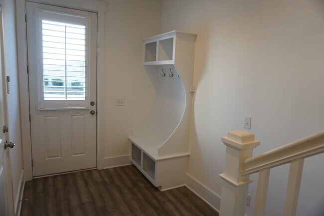 Photo - 3BR/3.5BA End Unit Townhome in Summerwalk!...