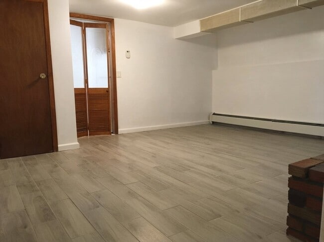 427 E 3rd St Unit Garden