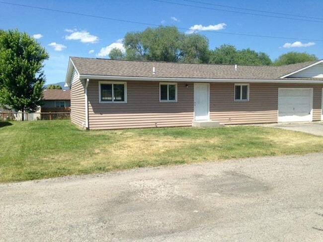 Photo - 100 S Curtis St