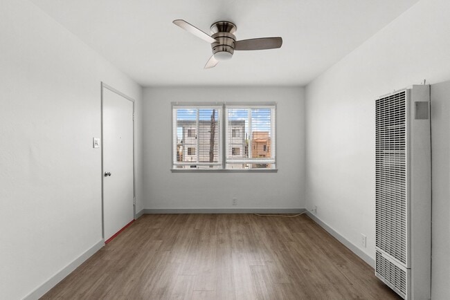 Photo - 727 Olive Ave Unidad 04