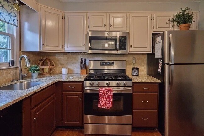 Photo - 710 Wellman Ave