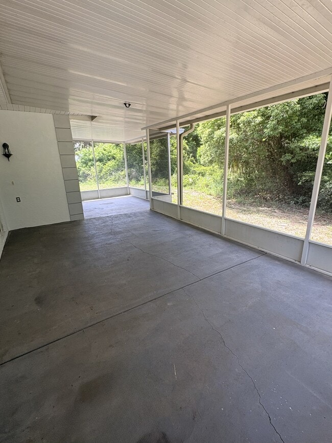 Photo - 1054 Claudia St