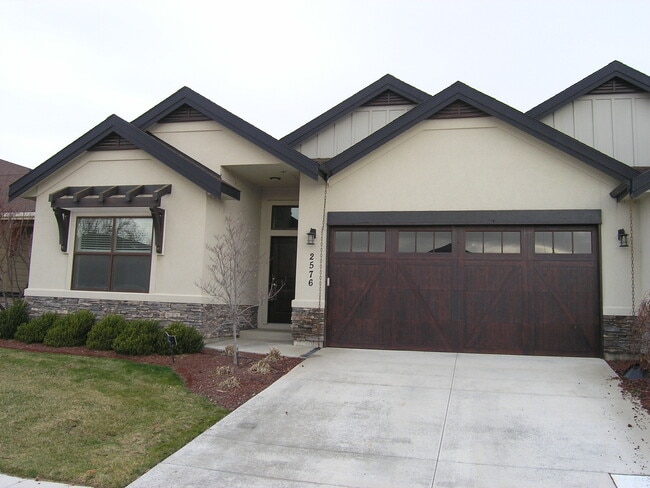 Building Photo - 2576 E Hidden Crk St