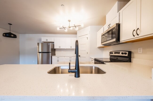 2 bed 1 bath FIRST MONTH RENT FREE New Apa... - 2 bed 1 bath FIRST MONTH RENT FREE New Apa... Apartment Unit 301