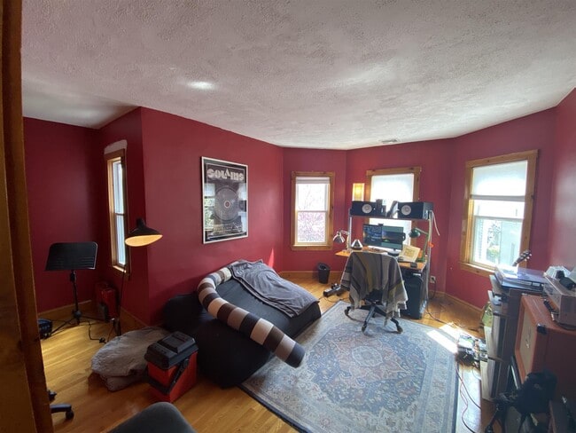 Building Photo - 81 Tremont St Unit 3