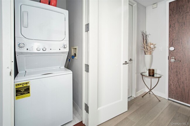 Photo - 10 City Pl Unidad PH4C