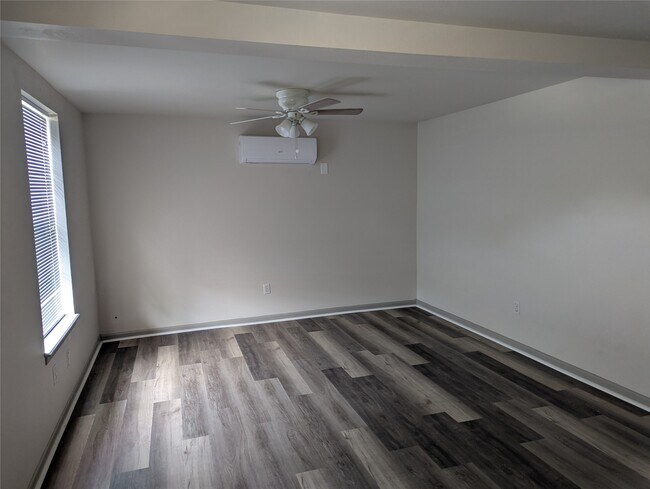 Photo - 1311 1/2 21st St Unit 4