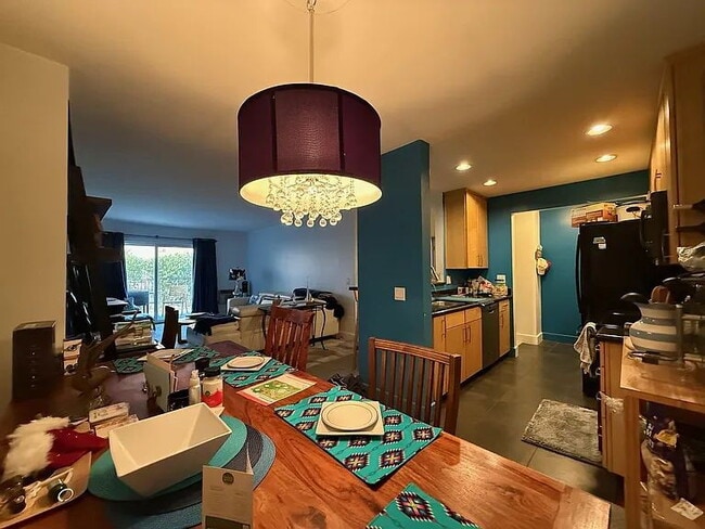 Building Photo - "Charming 1-Bed Oasis in San Diego's Heart – Your Perfect Urban Retreat!"
