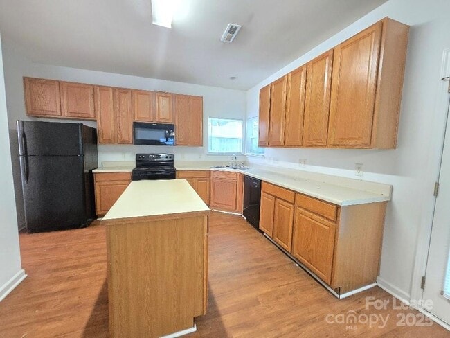 Photo - 4021 Fifendrum Ln
