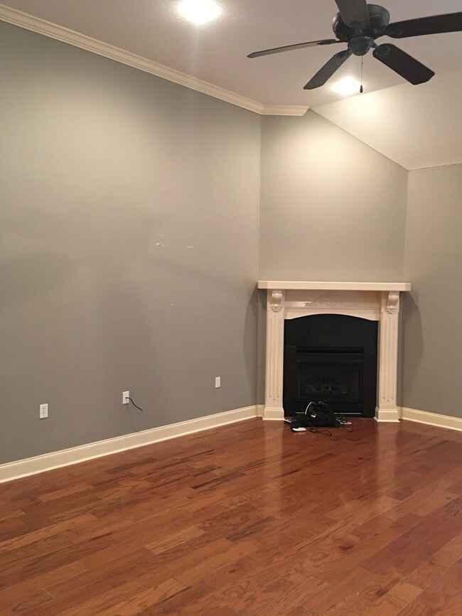 Photo - 90 Auburn Pl