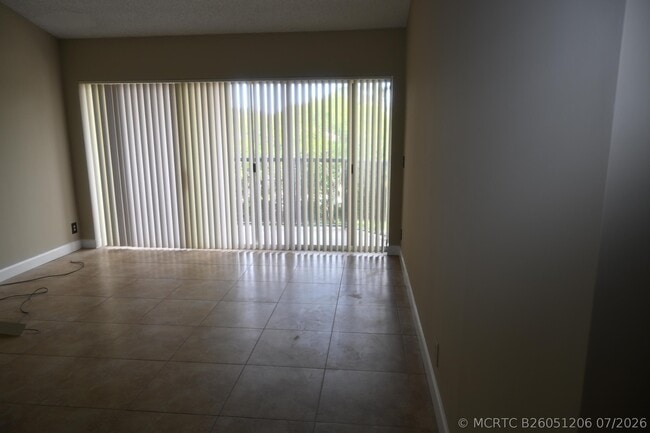 8721 Wiles Rd Unit 305