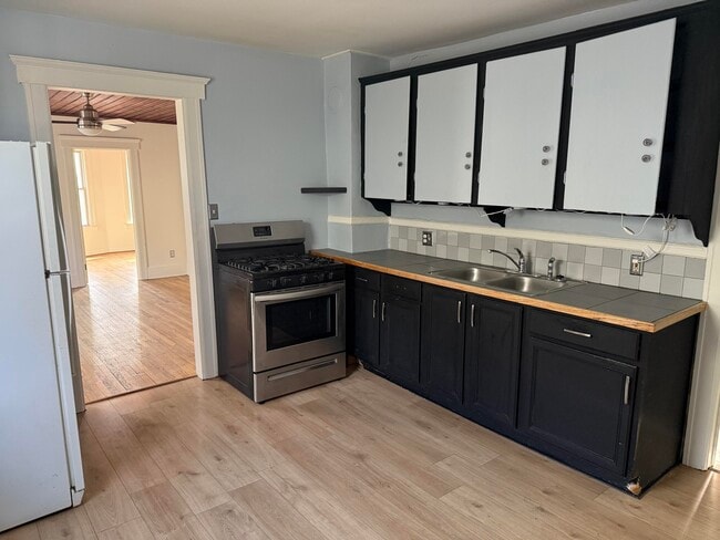 Photo - 2229 Faber St