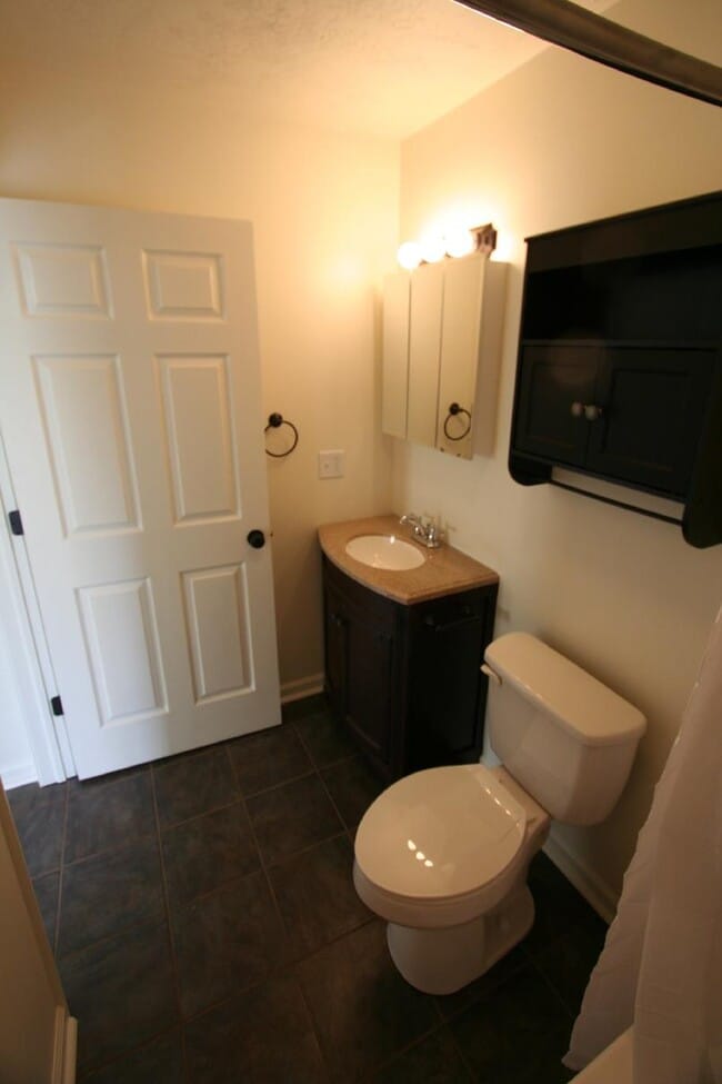 Photo - 331 Concord Ave Unidad B