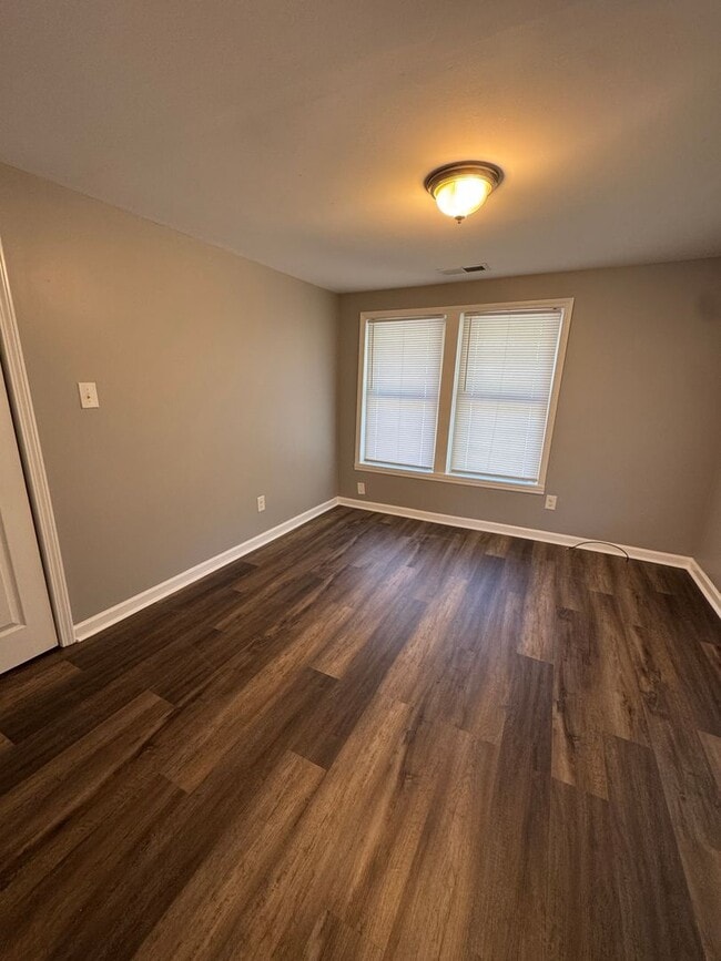 Photo - 416 Perman St SW