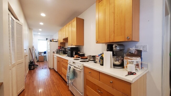 Photo - 400 15th St SE Unidad A (downstairs)