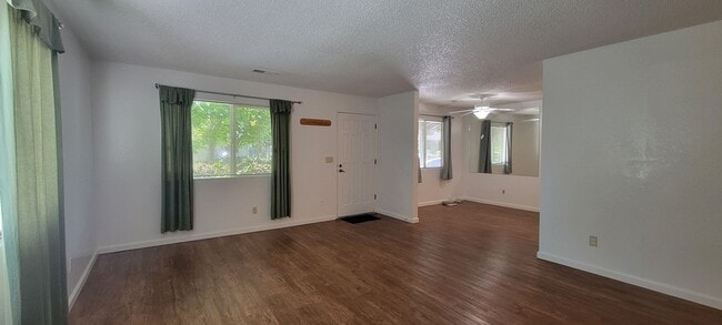 Photo - 2 Bedroom Condo Near Sacramento River Trail