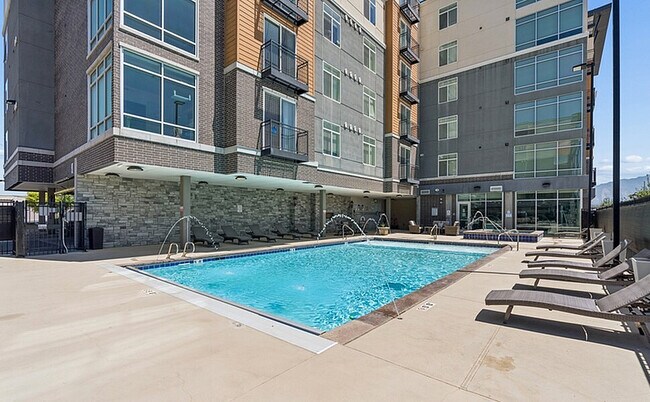 SMC - Pool 2