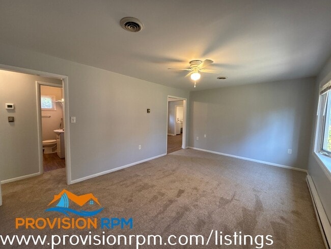 Photo - 322 Creek Blvd