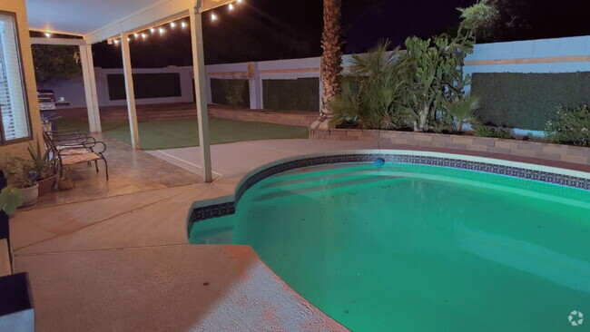 Building Photo - Luxury Living in Garden Lake Estates Rental