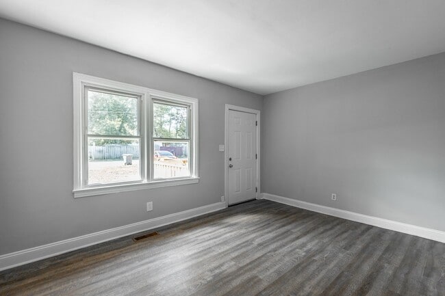 Photo - 5109-5111 Sunbeam Ave Unit 5109