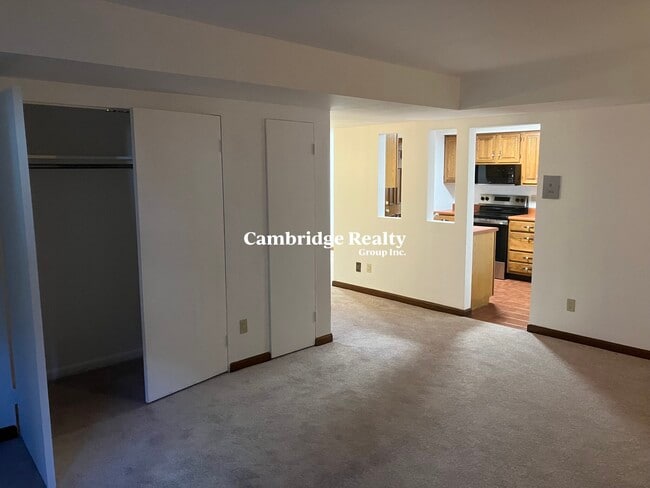 Building Photo - 175 Summer St Unit 2