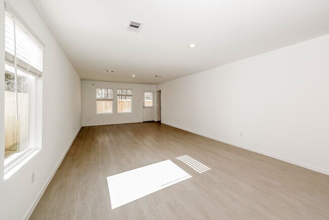 Photo - 325 Woodland Hills Dr