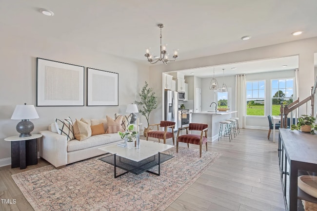 Photo - 24 Hyacinth Ln