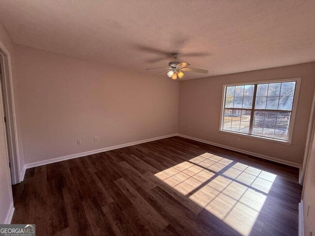 Photo - 4825 Red Oak Dr