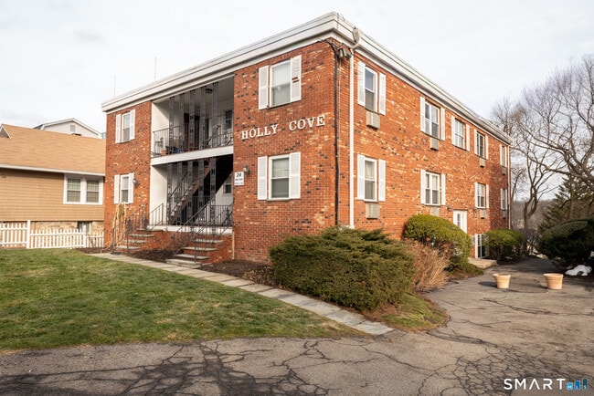 Building Photo - 24 Home Ct Unit 4