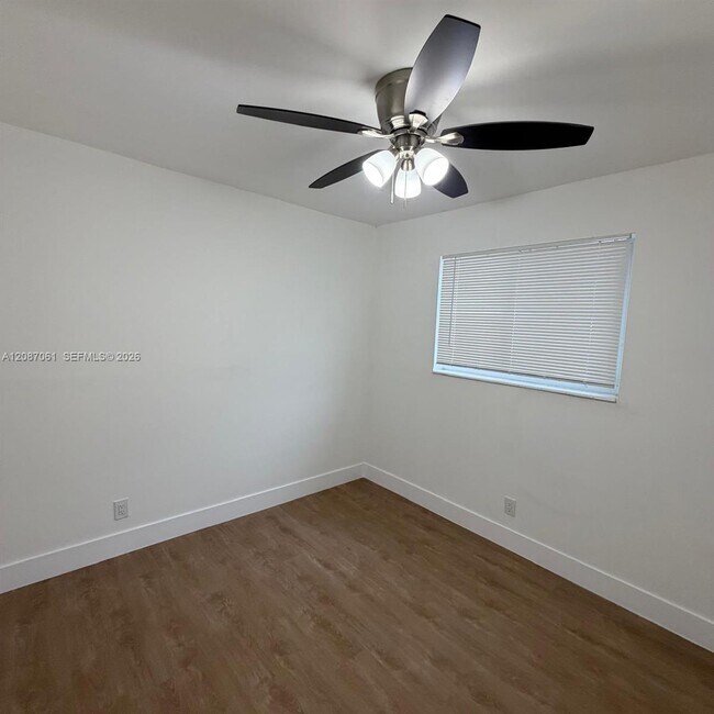 Photo - 3932 NW 39th Ave