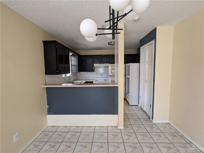 Photo - 13 West Dr Unit 10