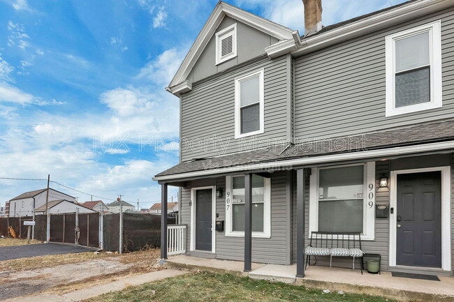 Photo - 907 Scott St