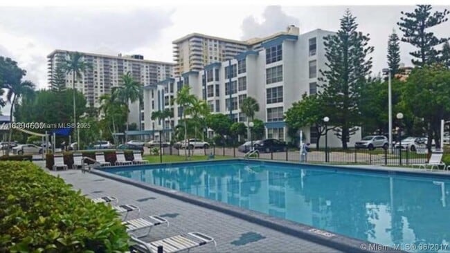 Photo - 17570 Atlantic Blvd Unit 406