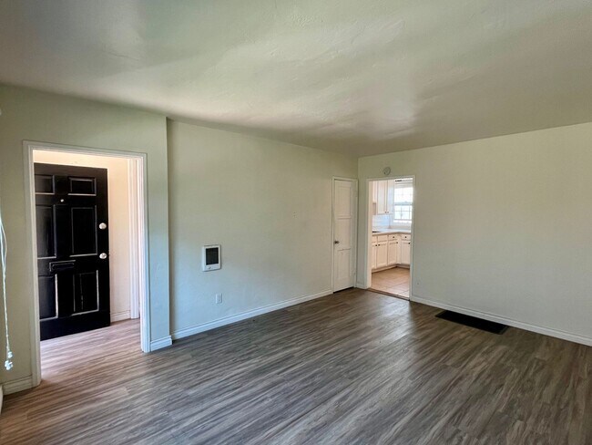 Photo - Charming 2 Bed/1 Bath Townhome style Apt in NorthPark Unit K