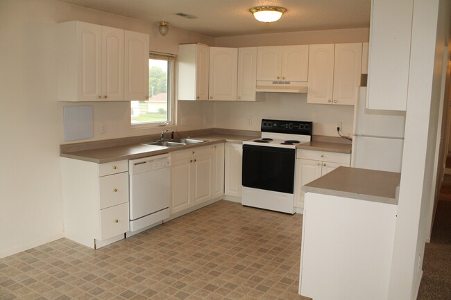 Kitchen - 1121 Roosevelt St Apartment Unit 1123