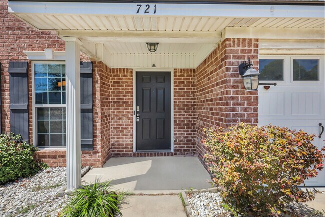 Photo - 721 Highgrove Ct