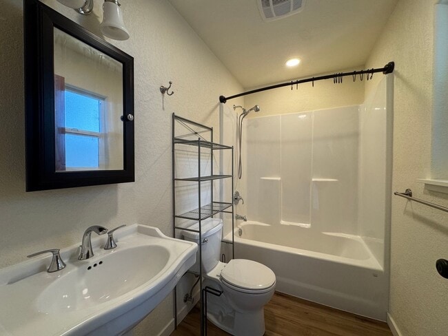 Photo - 346 California Ave Unit 346 California Ave