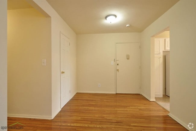 Foyer - Maple Crest Apartments at East Rockaway