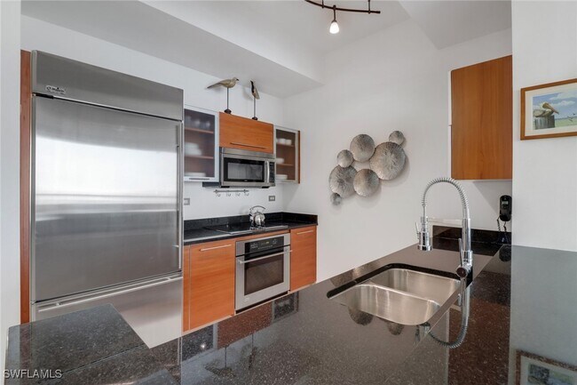 Photo - 3000 Oasis Grand Blvd Unidad MPH6