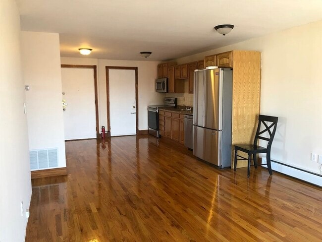 Building Photo - 39 Cary Ave Unit 16
